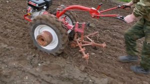 Культивация земли перед вспашкой Cultivation of land before plowing