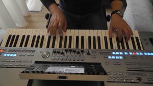 Yamaha Tyros 5 cover