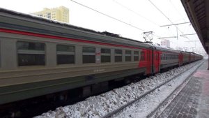 "Резкое торможение!" Электропоезд ЭР2Р-7049 сообщением "Черусти - Москва Казанский вокзал"