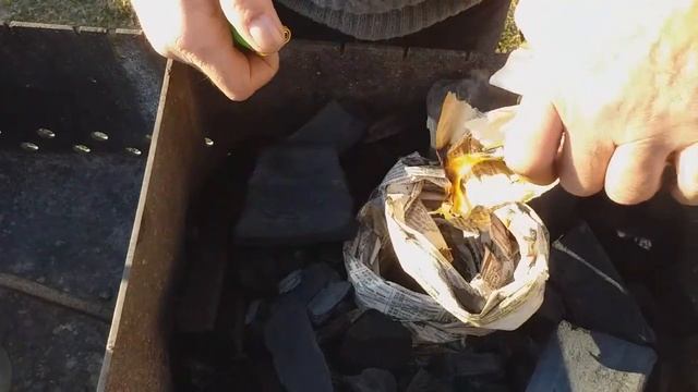 Как быстро разжечь угли в мангале без жидкости
