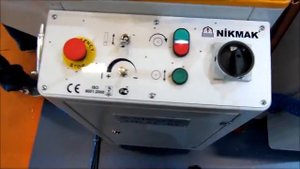 NİKMAK MAKİNA OKAÇ-01 OTOMATİK ORTA KAYIT ALIŞTIRMA VE DIŞ KÖŞE ÇAPAK TEMİZLEME MAKİNASI