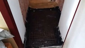 Как СдЕлАтЬ Наливной Пол Своими руками под КЕРАМИЧЕСКУЮ плиткУ в прихожей Хитрости ремонта.