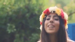 Арабка поёт на армянском и на арабском  Mi Gna