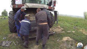 Уборка встала. Ремонт комбайна Акроса-530 - как два раза снимали приёмный битер.
