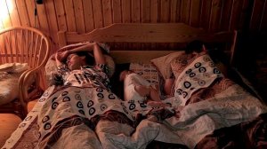 Как спят родители с новорожденным ребенком. Вся ночь на ускорении 100Х