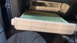 Toyota sienta 2011 pollen cabin filter location