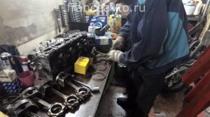 Замена переднего тормозного диска и передних тормозных колодок Peugeot 408