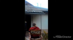 Меня привязали к стулу