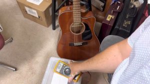 Dead battery light and change on a fender Guitar with Fishman Tuner