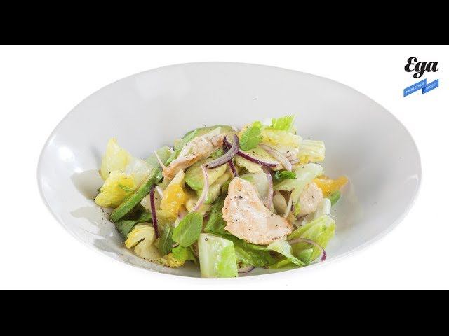 Кубинский салат с курицей и авокадо