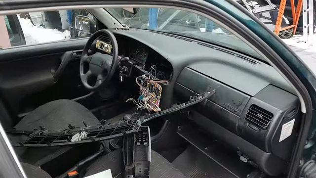 Car recycler parts Volkswagen Golf, III 1997 1.6 55kW Gasoline Mechanical Hatchback смотреть онлайн