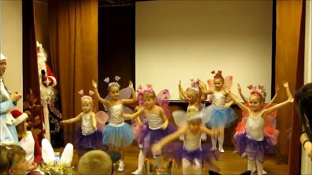 Хореография: выступление детской танцевальной студии клуба 