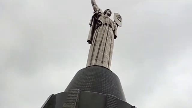 Как Наташи Киев покоряли Мальчики-зайчикиРодина Мать и Контрактовая площадь VLOG