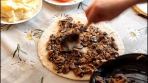 Тортилья с начинкой в духовке