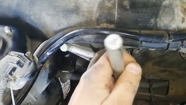 Не откручивается верхняя гитара, прокручивается гайка, замена верхней гитары приора. смотреть онлайн