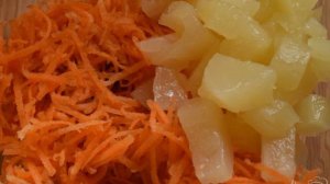 Салат с ананасом, сыром и морковью