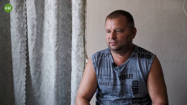 Семье пора съезжать от соседей. Но для этого нужен дом смотреть онлайн