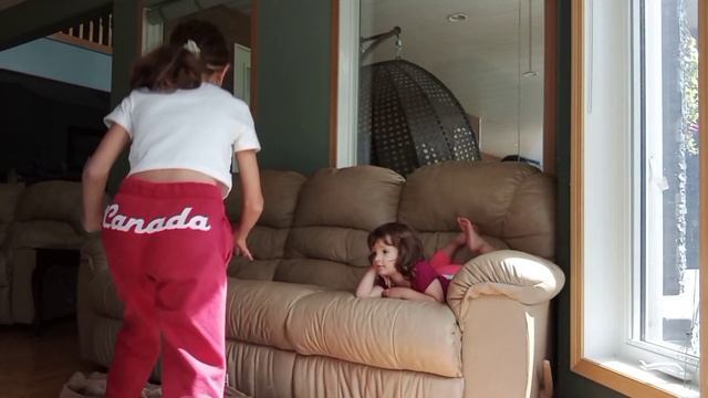 ЙОГА ЧЕЛЕНЖ С СОФИ И МАКСОМ!!!| милка смотреть онлайн