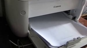 Лазерный принтер Canon i-sensys 6020b за работой