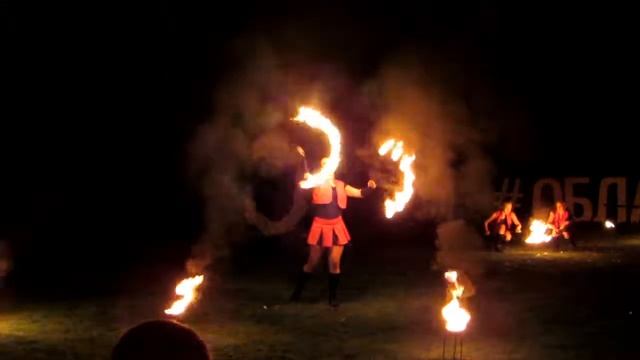 Фаер-шоу в Пинске. Fireband "WOLF" Пинск смотреть онлайн