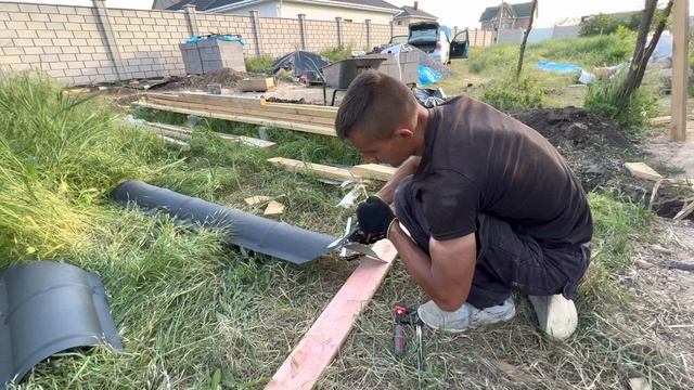 Монтаж круглого конька на четырехскатной вальмовой крыше, мой  первый опыт.