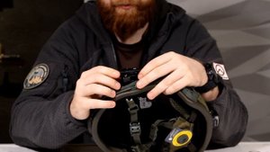 Тактическое снаряжение. Фонари на шлем. Обвес для шлема.