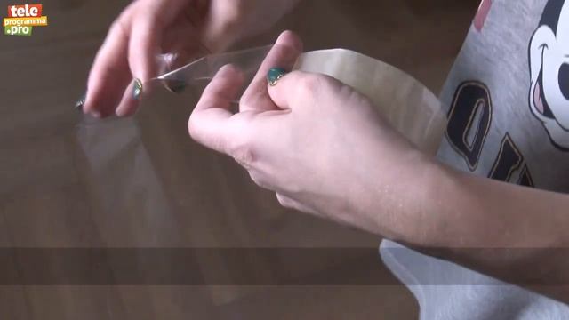 Как оторвать скотч, когда под рукой нет ножниц смотреть онлайн