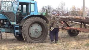 Возим сено по осени 2019. Про цепи на трактор.