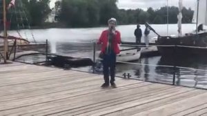 «На глубине» песенка краба Себастьяна из мюзикла «Русалочка»