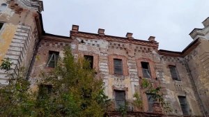 Тихвин. Здание Духовного училища (3.10.2023).