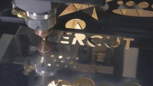 ЛАЗЕРНАЯ РЕЗКА НЕРЖАВЕЮЩЕЙ СТАЛИ | РЕЖЕМ НЕРЖАВЕЙКУ ТОЛЩИНОЙ 1 ММ НА СТАНКЕ