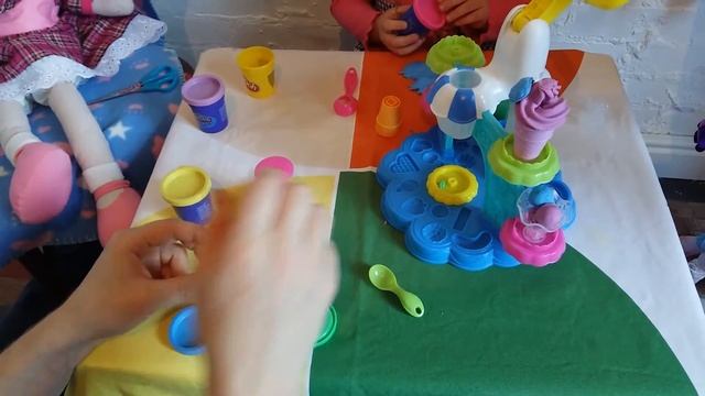 Детский канал. Фабрика мороженого Плей до, лепим пластилином play doh смотреть онлайн