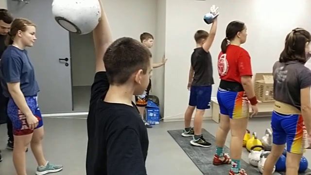 Гиревой спорт. Подарок выпускника ? для создания атмосферы. смотреть онлайн