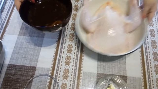 Очень Вкусная и Сочная Курица в клюквенном - чесночном маринаде !!!