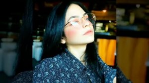 3DПослушайте эту песню в наушниках (наденьте 2 наушника).