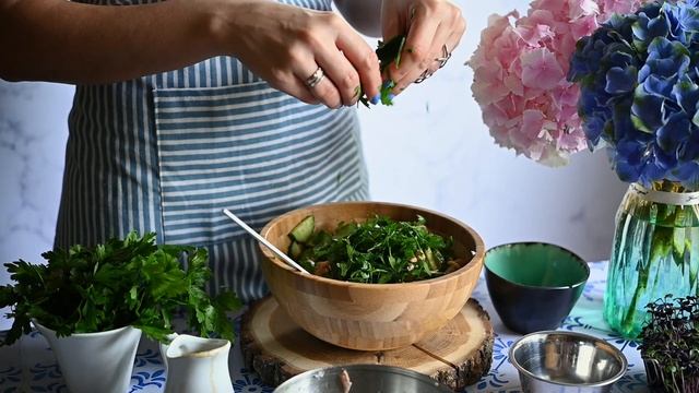 Тайский салат из огурцов с арахисовой заправкой смотреть онлайн
