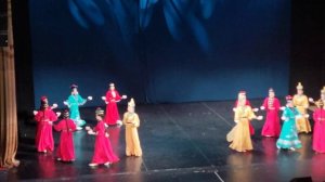 Танец с пиалами