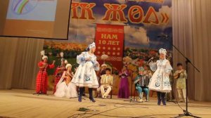 Русские красавицы поют на казахском