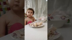 Если ребенок хочет кушать, то он кушает))