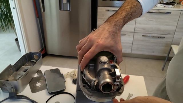 Smontaggio e modifica scatola ingranaggi Kenwood cooking chef смотреть онлайн