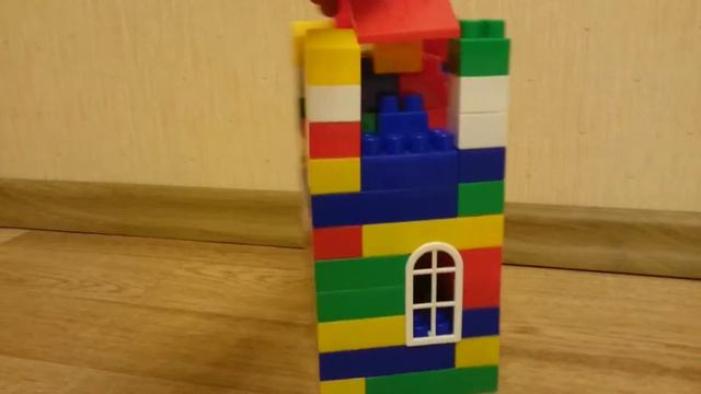 Замок из конструктора "Полесье" смотреть онлайн