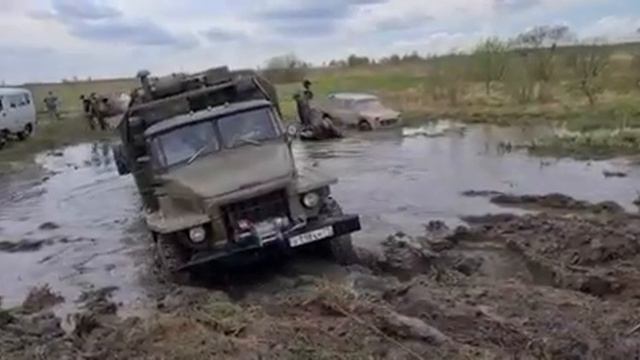 Урал штурмует брод смотреть онлайн