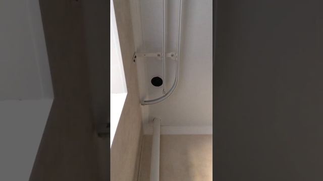 натяжной потолок "играет" и всасывает? смотреть онлайн