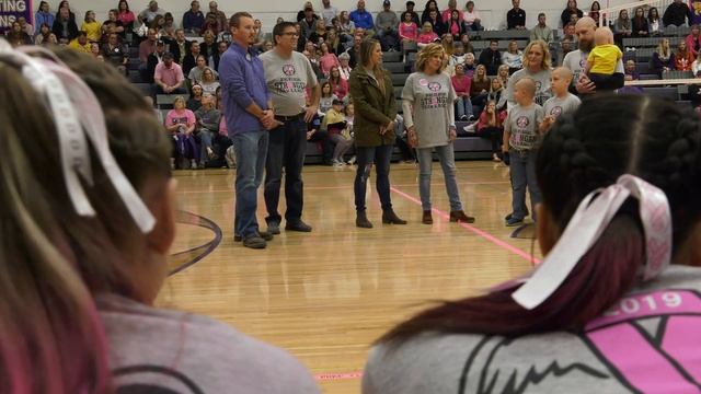 'Dig for the Cure' Game Supports Local Families смотреть онлайн