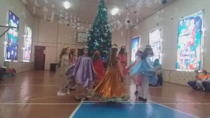 Танец рыбок в школе 2019год