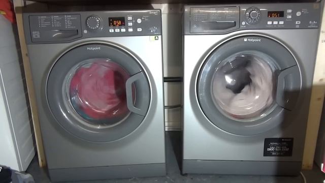 Jumping Hotpoint washing machine - bedding with towels = this.