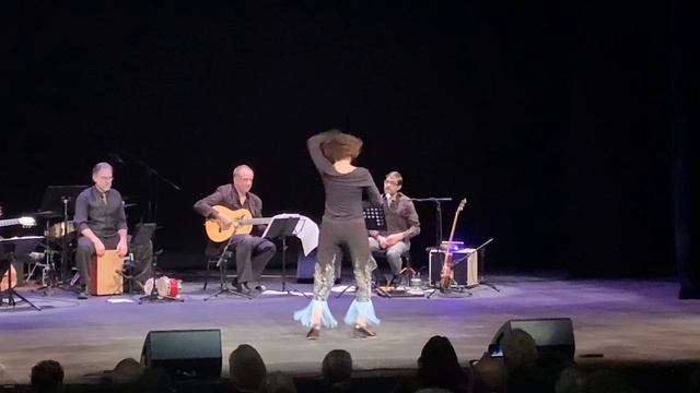 Farruca performed by Siento y Vivo Flamenco смотреть онлайн