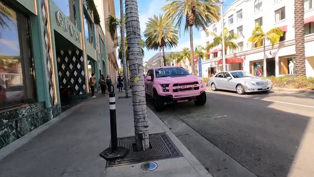 Beverly Hills Rodeo Drive - A Walking Tour