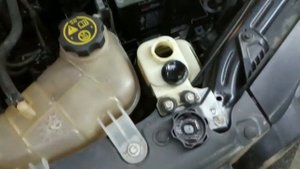 Лечим насморк крышки бачка ГУРа Шевроле Авео