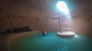 Как за 30 дней построить подземный дом с бассейном для миллионеров